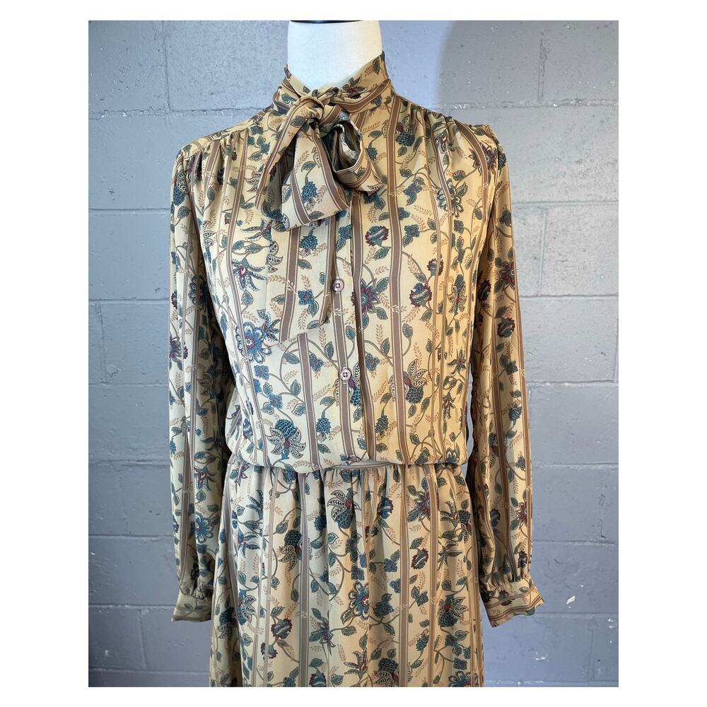 Vintage 1970s Beige Paisley 2 Piece Skirt Blouse Set Bow Tie Neck Midi Med SZ 10 - Picture 3 of 10